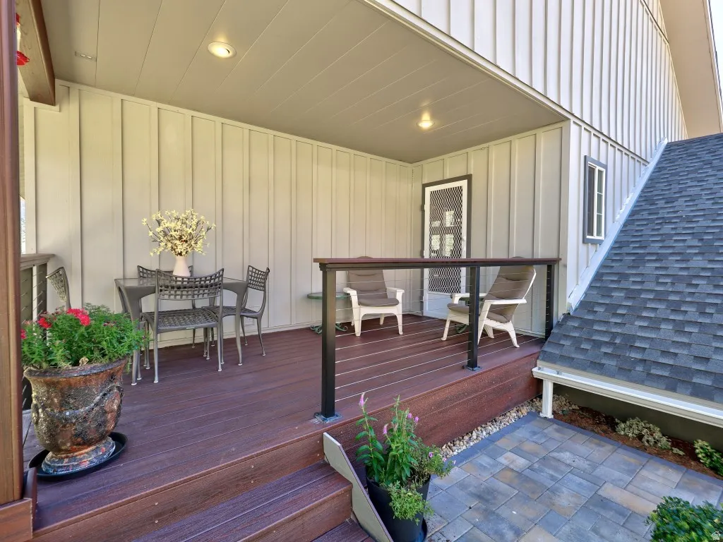 Cozy breakfast deck off of kitchen
