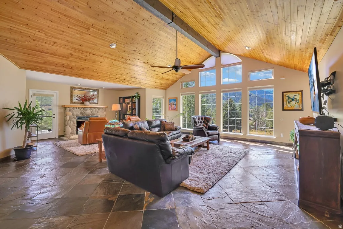 Full mountain views from floor to ceiling wall of windows