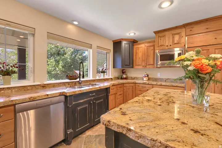 9065 Meadow Dr, Sundance, Utah 84604