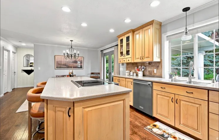 568 E Center St, Providence, Utah 84332