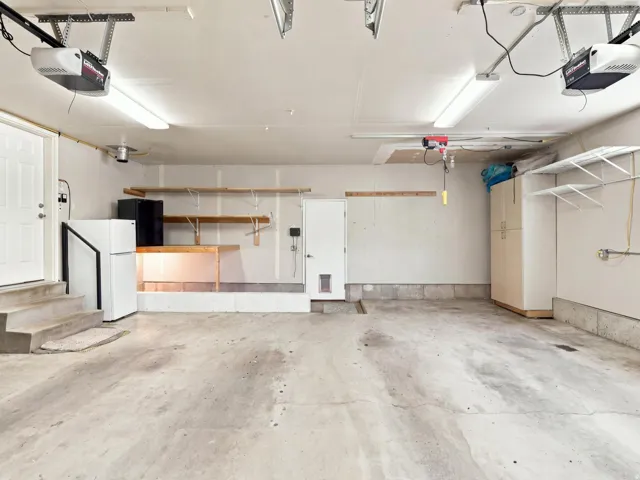 Oversized 2 car garage