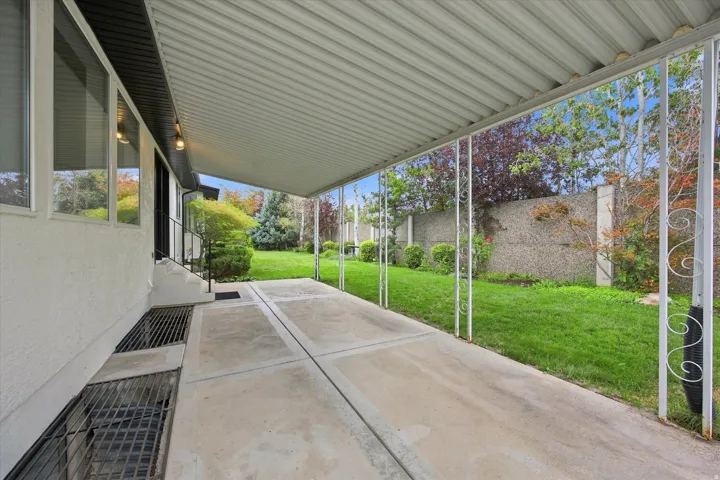 Covered patio featuring a concrete surface
