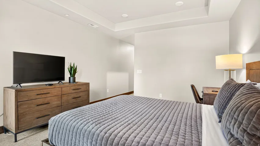 Tray ceiling with recessed lighting