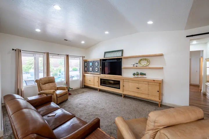 Vaulted ceiling with recessed lighting