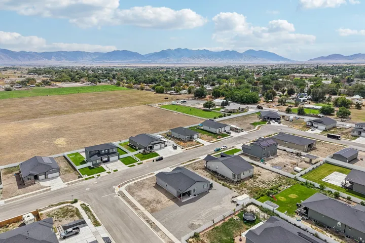 219 N Hatchet Dr, Grantsville, Utah 84029