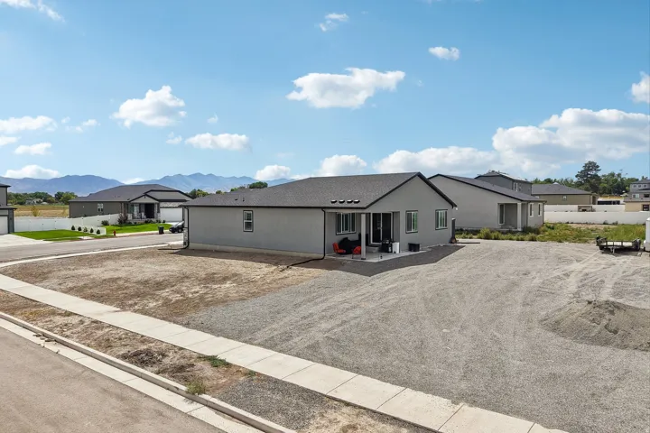 219 N Hatchet Dr, Grantsville, Utah 84029