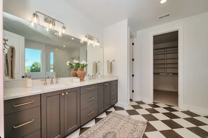 461 W Summerhill Ln, Centerville, Utah 84014