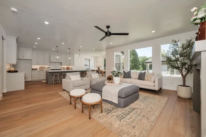 461 W Summerhill Ln, Centerville, Utah 84014