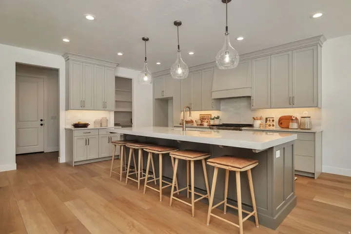 461 W Summerhill Ln, Centerville, Utah 84014