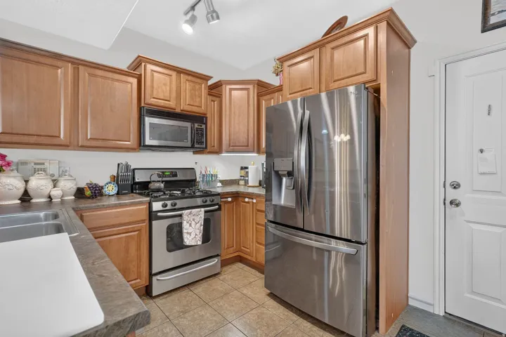 897 W Waterside Dr, Farmington, Utah 84025