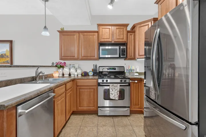 897 W Waterside Dr, Farmington, Utah 84025
