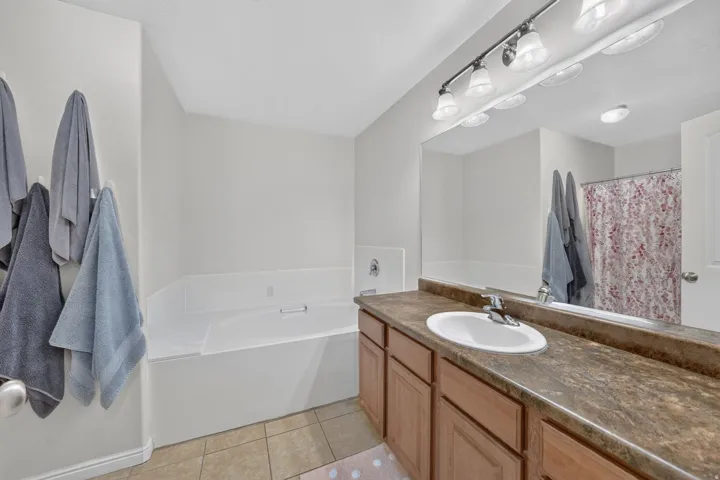 897 W Waterside Dr, Farmington, Utah 84025
