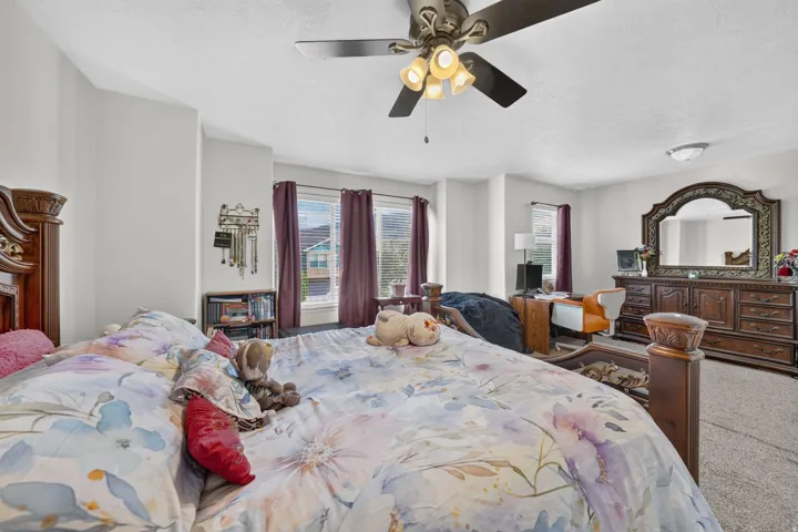 897 W Waterside Dr, Farmington, Utah 84025