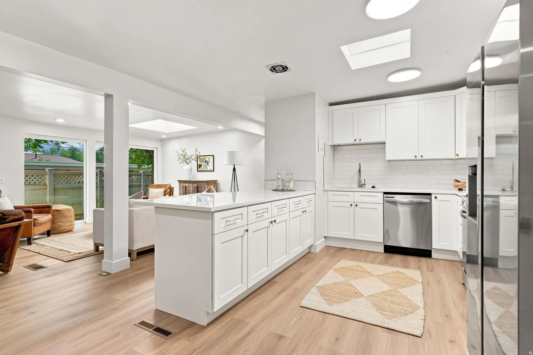 great flow from kitchen to family room