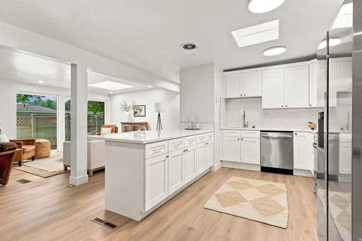 great flow from kitchen to family room