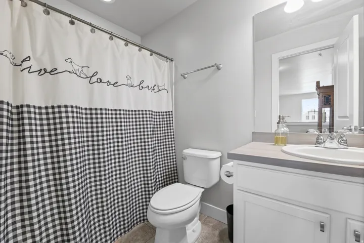 2nd Floor Bathroom