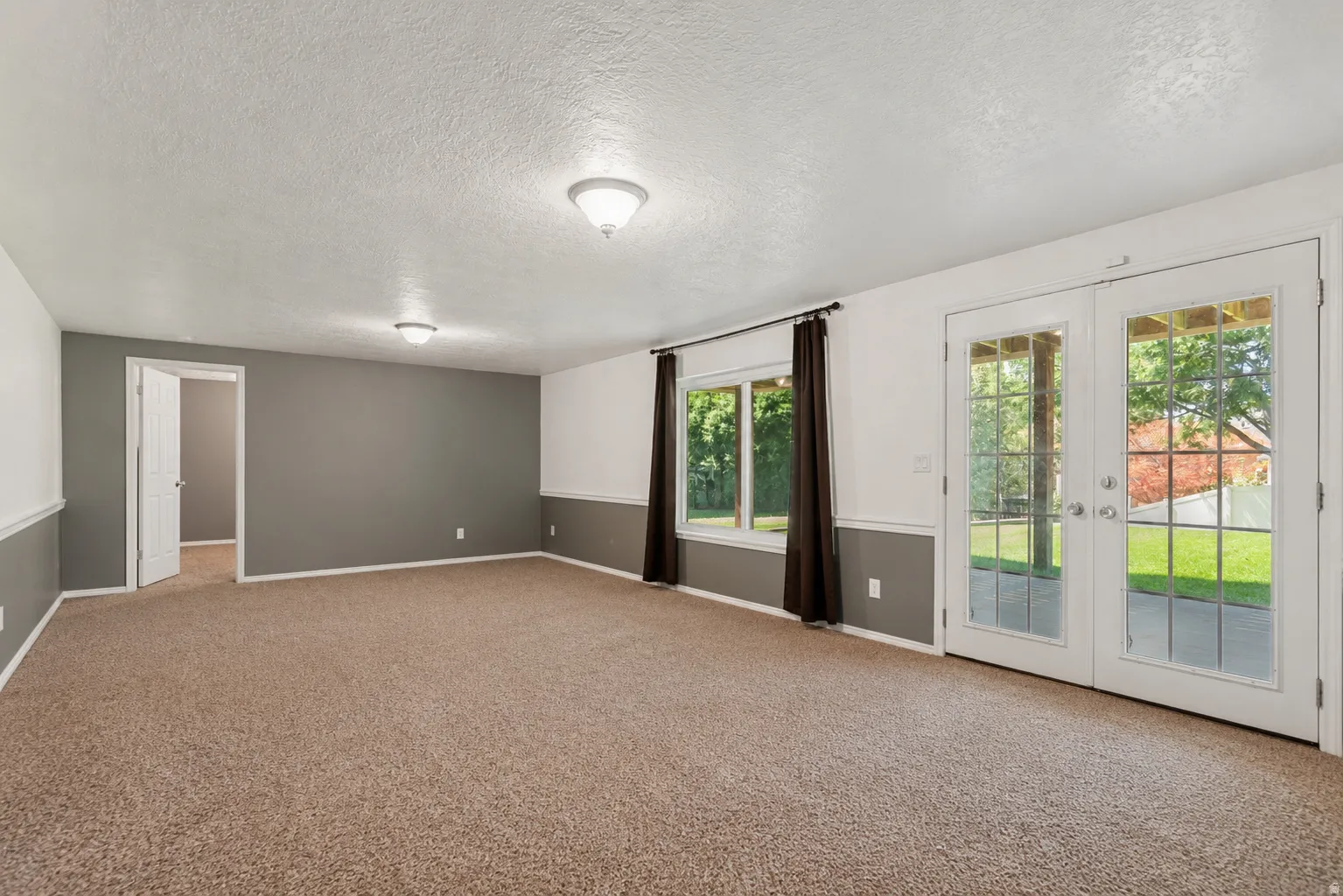 Unstaged basement family room