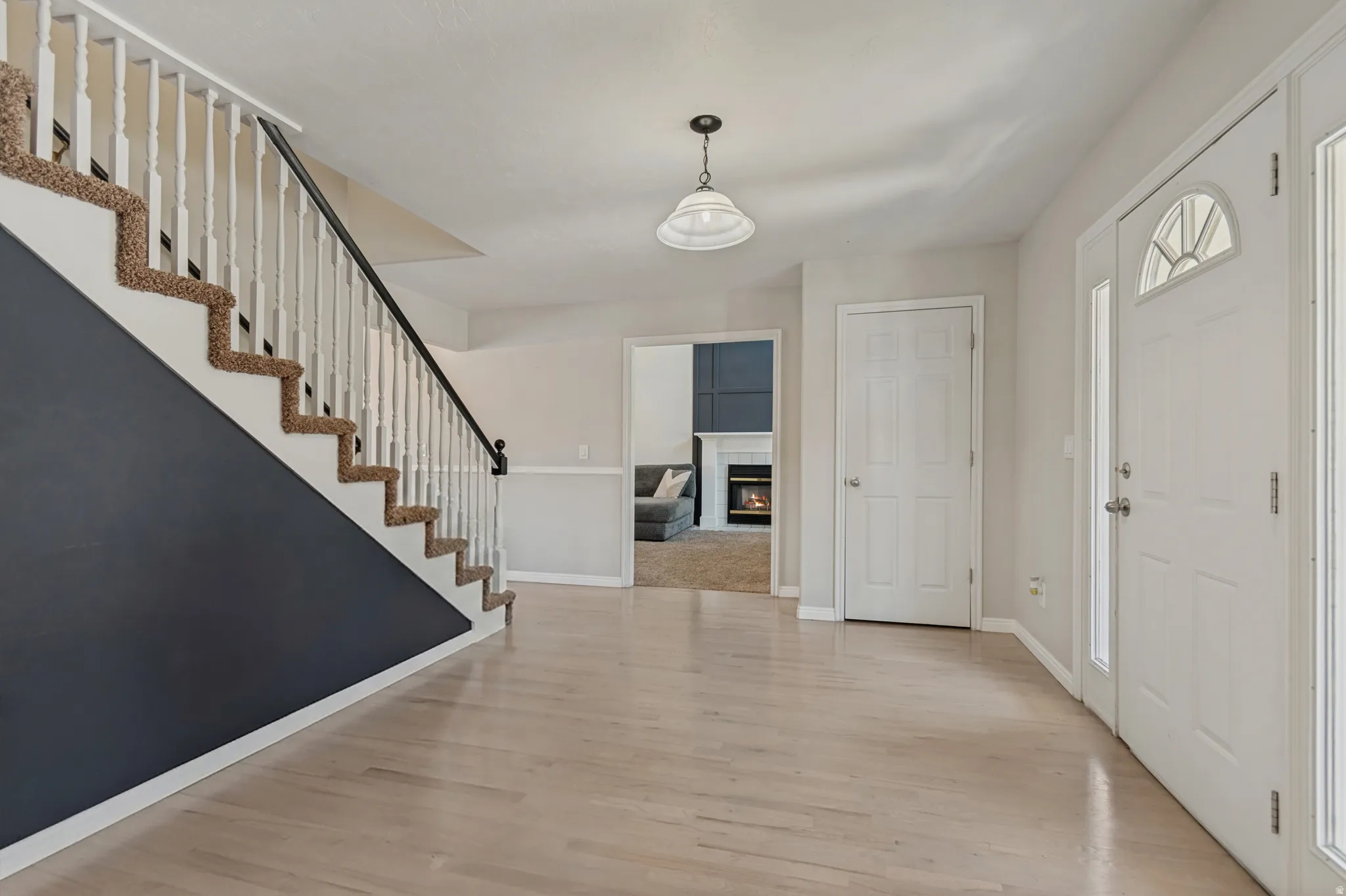 Unstaged entry way
