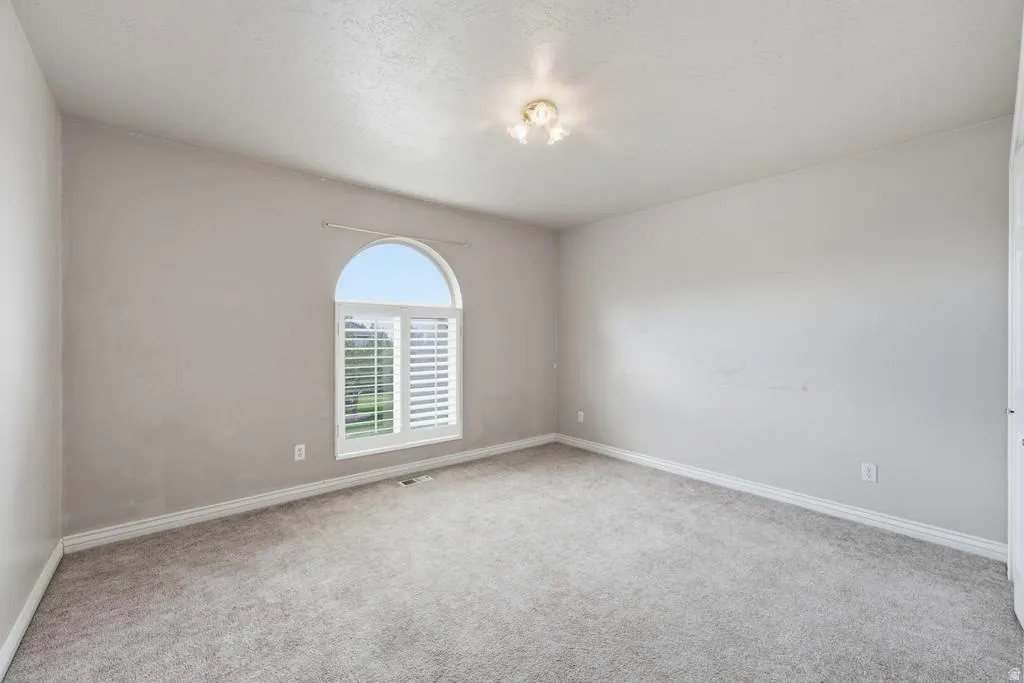 Main level guest room