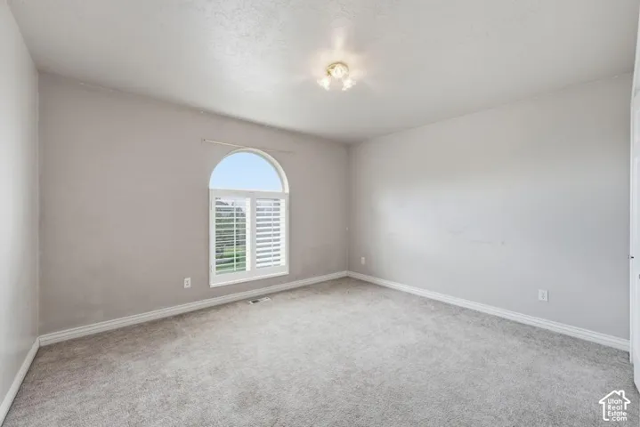Main level guest room