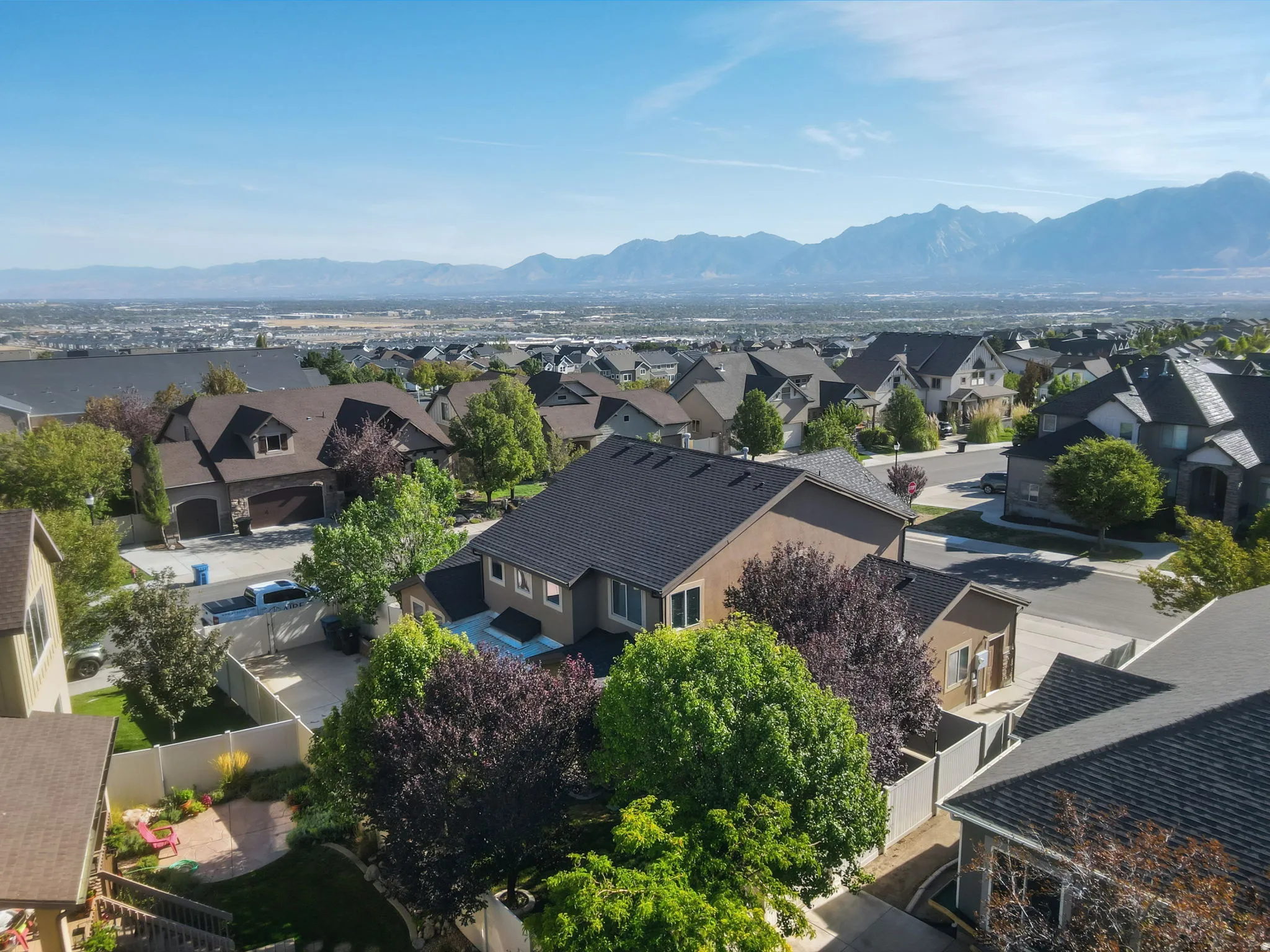 Mountain backdrop and expansive neighborhood setting