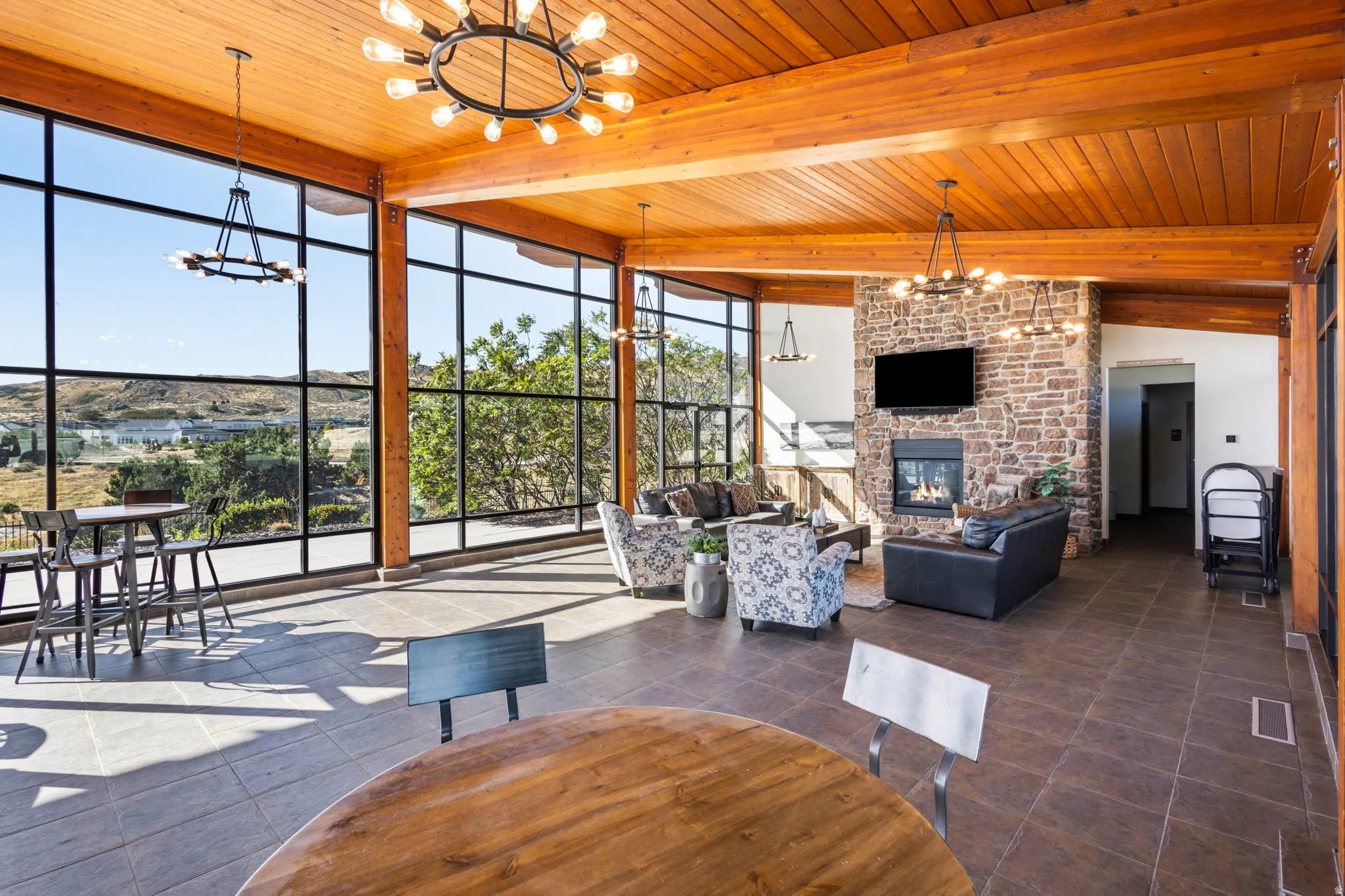 Clubhouse that allows reservations for your parties and events