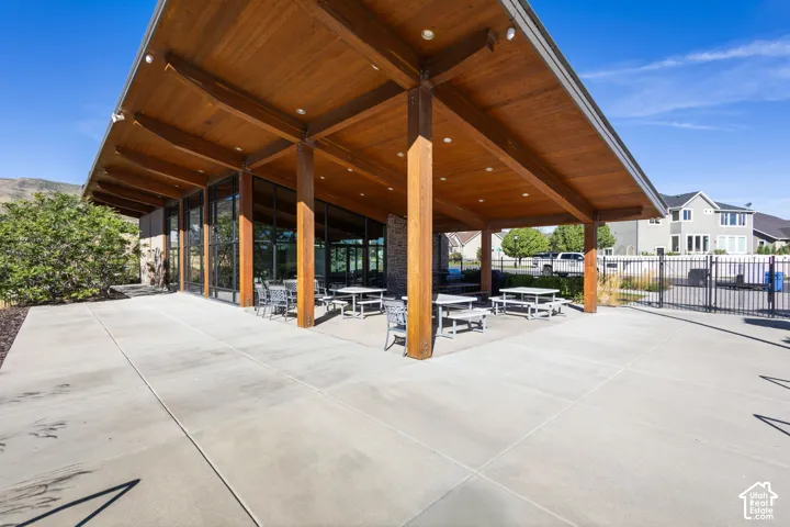 Have family gatherings, birthday parties and events at clubhouse