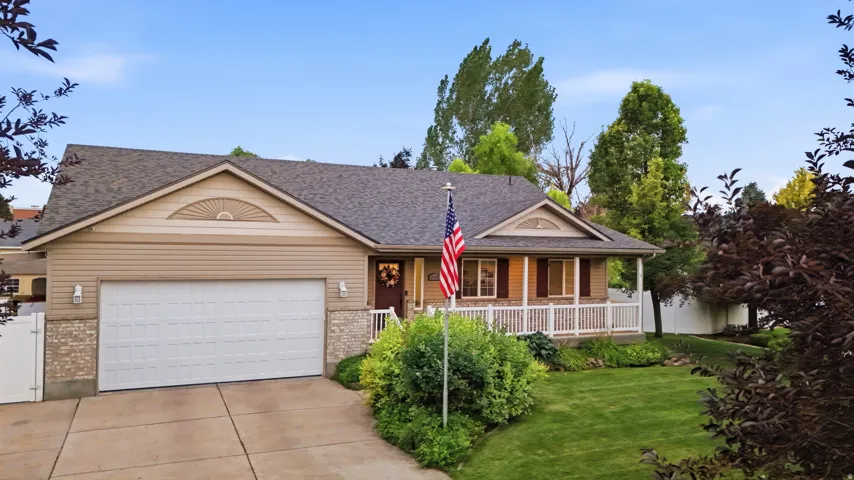 910 W Garden Cir, Nibley, Utah 84321