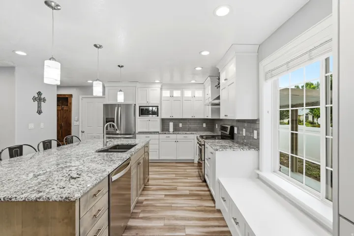 910 W Garden Cir, Nibley, Utah 84321