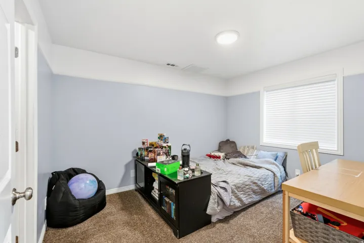 910 W Garden Cir, Nibley, Utah 84321