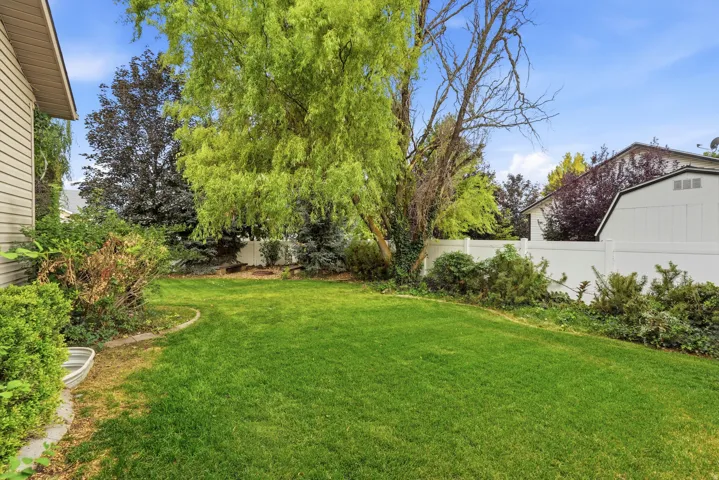 910 W Garden Cir, Nibley, Utah 84321