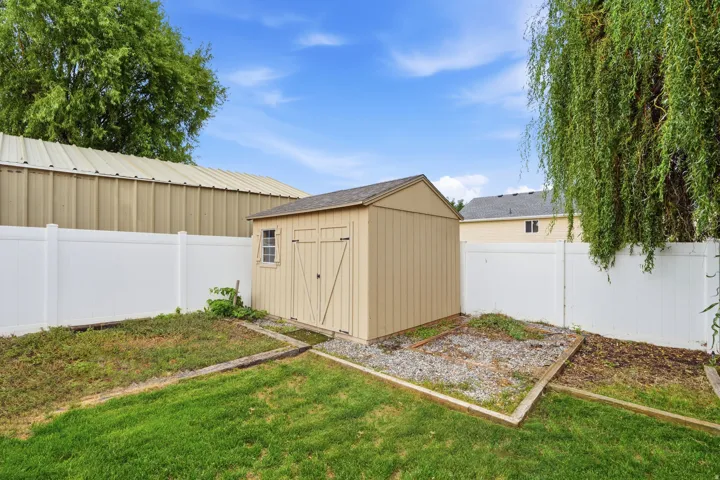 910 W Garden Cir, Nibley, Utah 84321