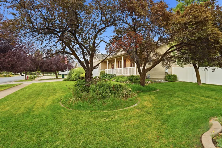 910 W Garden Cir, Nibley, Utah 84321