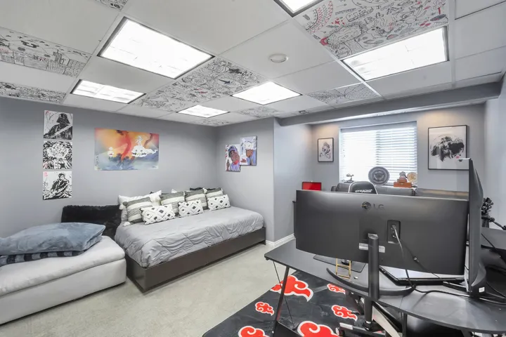 Recessed panel ceiling with integrated lighting