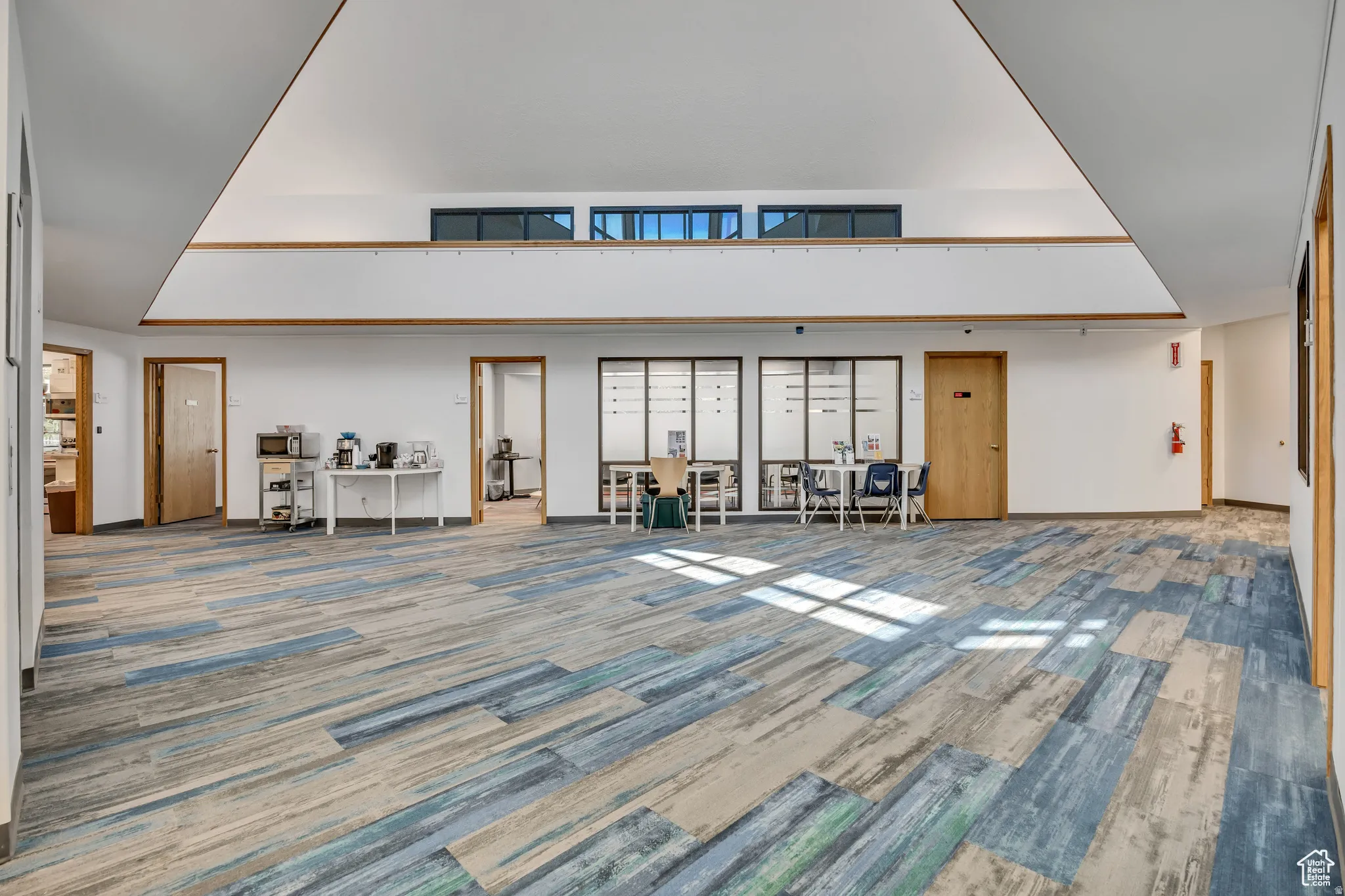 Large open room located on 2nd floor