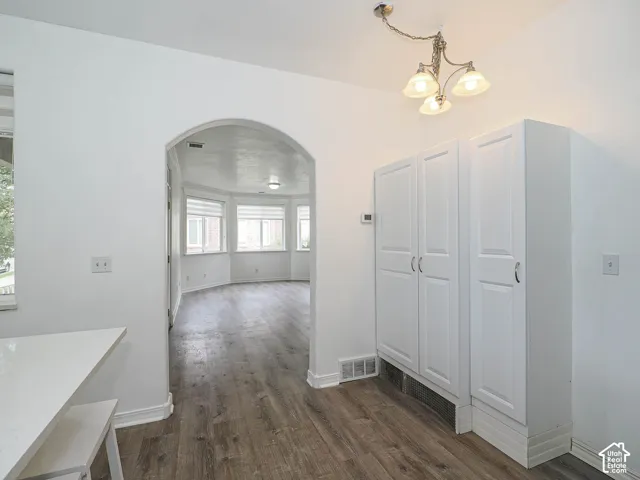 Kitchen pantry cabinet