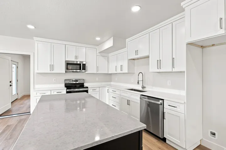 846 E 400 N, Salem, Utah 84653