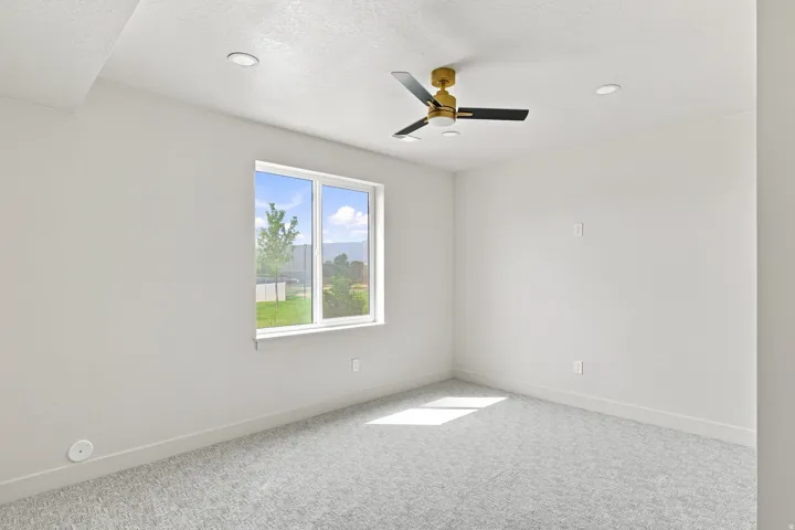 846 E 400 N, Salem, Utah 84653