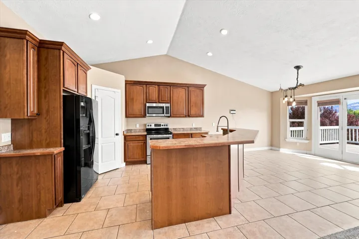 1396 S Lukas Ln, Saratoga Springs, Utah 84045