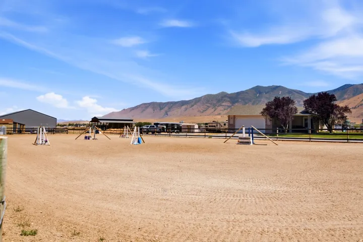 285 E Cimmarron Way, Erda, Utah 84074