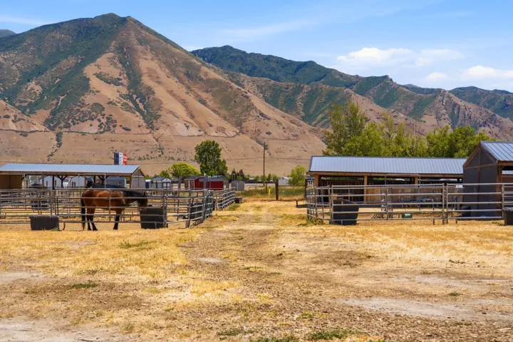 285 E Cimmarron Way, Erda, Utah 84074