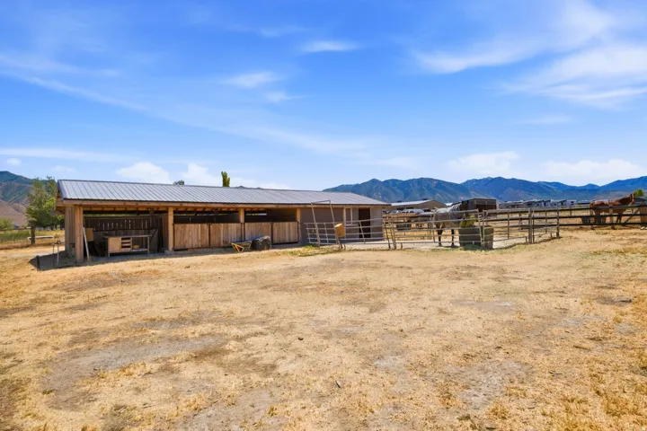 285 E Cimmarron Way, Erda, Utah 84074