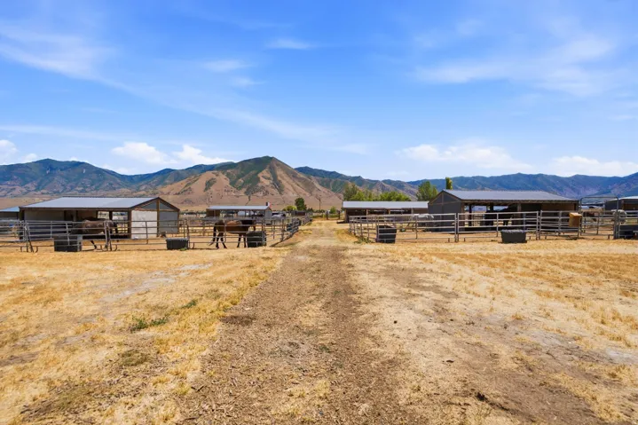 285 E Cimmarron Way, Erda, Utah 84074