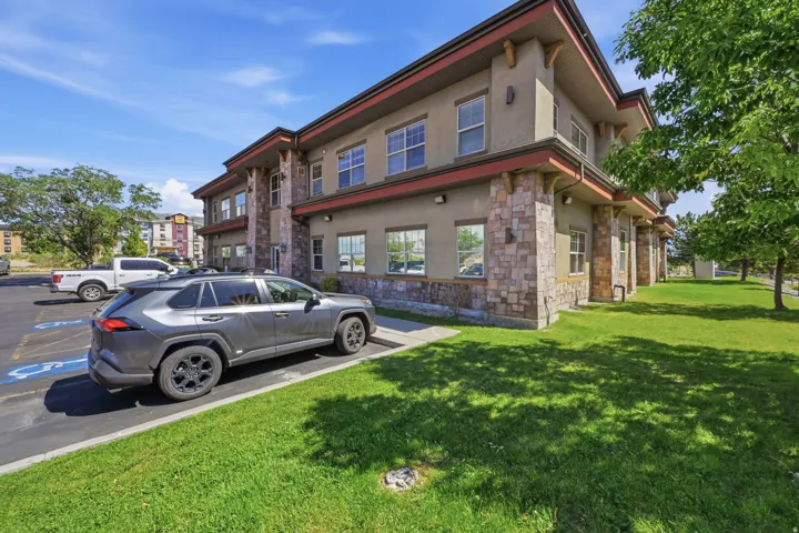 7478 S Campus Dr #201, West Jordan, Utah 84084