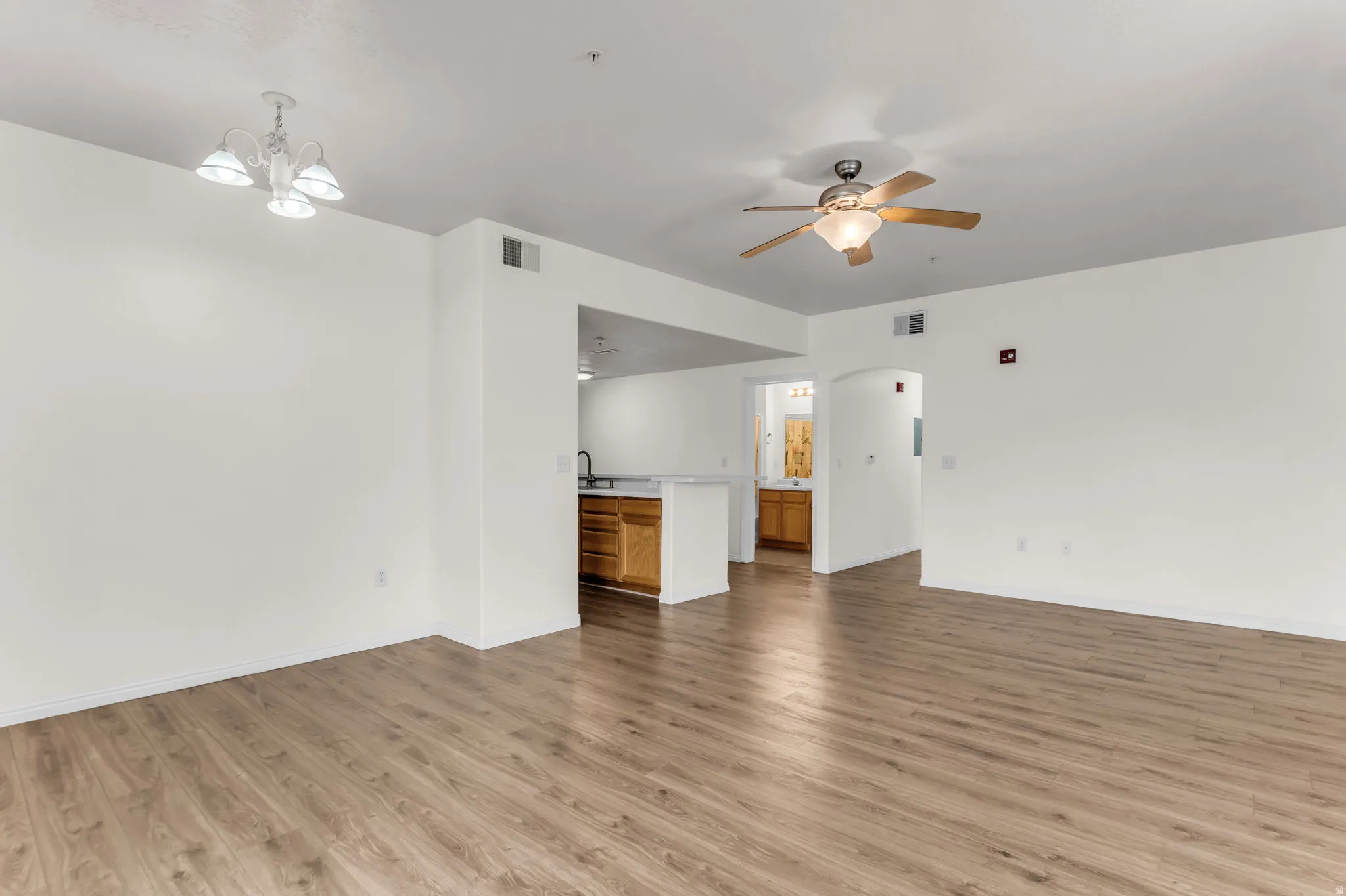 Ceiling fan with remote