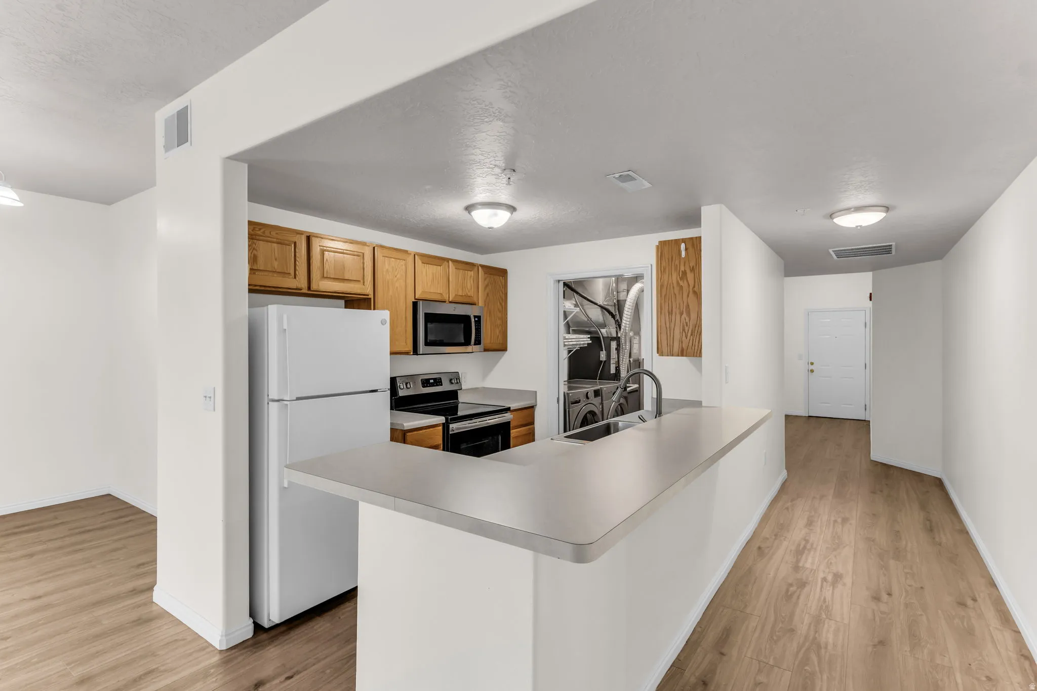 Kitchen with raised bar