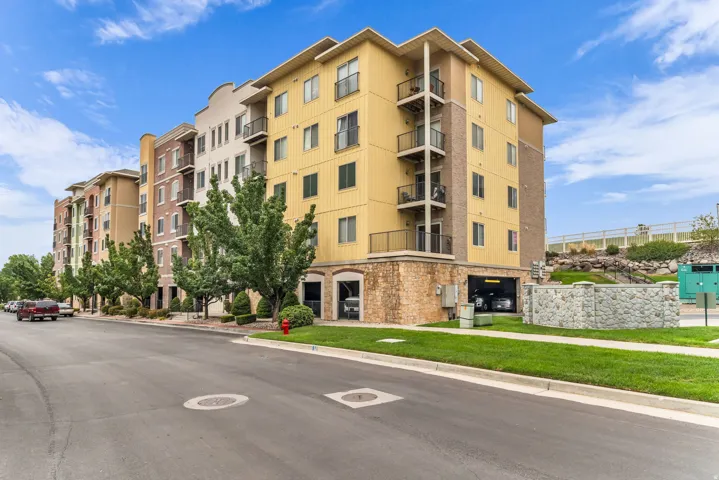 1st level condo with garage and elevator