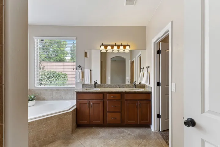 275 E Calgary Dr, St. George, Utah 84790