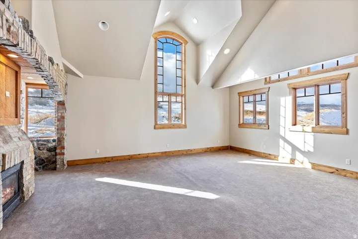 Vaulted ceiling with recessed lighting