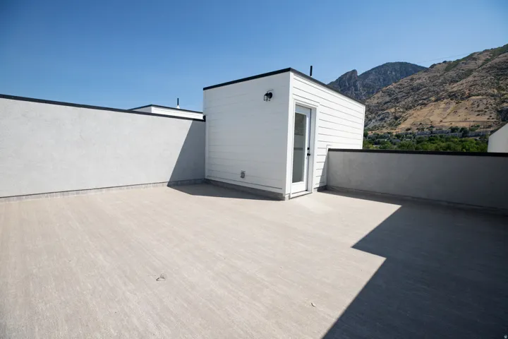 Large rooftop deck